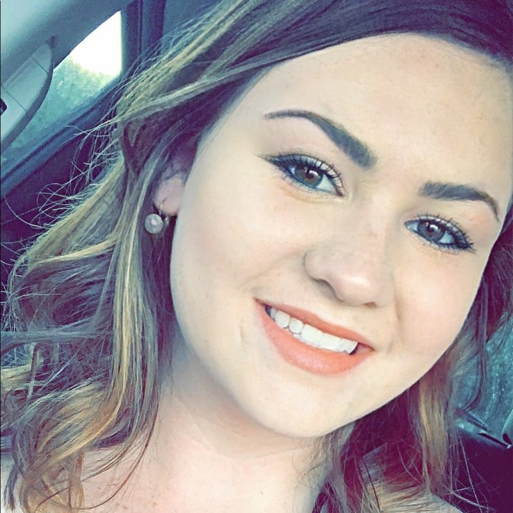 Meet your Posher, Maci